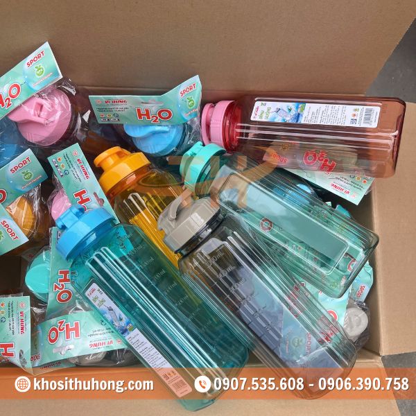 Thu Hồng chuyên phân phối giá rẻ bình nước nhựa vuông học sinh Thu Hồng chuyên phân phối giá rẻ bình nước nhựa vuông học sinh