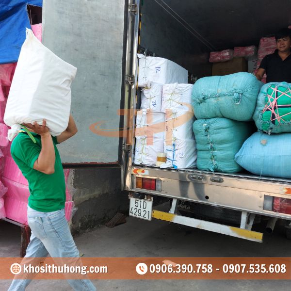 Thu Hồng chuyên sỉ dĩa nhựa ăn bánh kem chất lượng Thu Hồng chuyên sỉ dĩa nhựa ăn bánh kem chất lượng