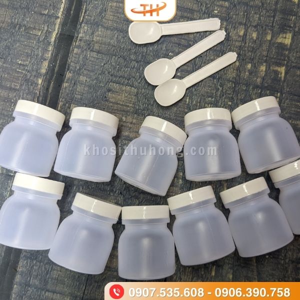 Thu Hồng cung cấp hũ sữa chua và muỗng Thu Hồng cung cấp hũ sữa chua và muỗng