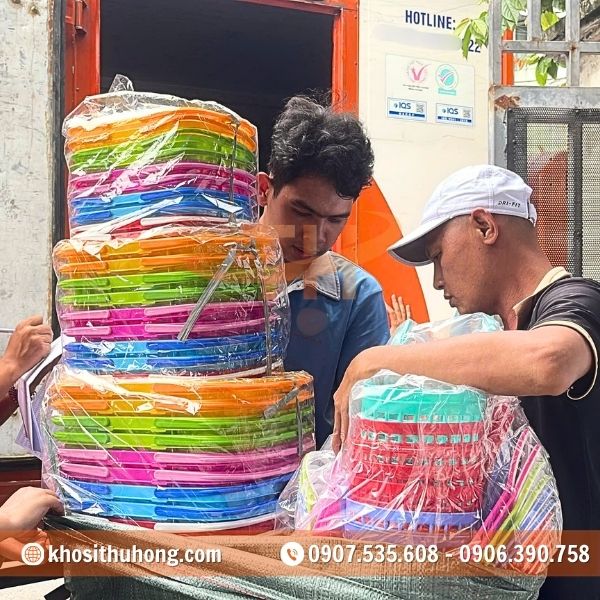 Thu Hồng - Địa chỉ phân phối gáo múc nước nhựa trong suốt giá sỉ rẻ Thu Hồng - Địa chỉ phân phối gáo múc nước nhựa trong suốt giá sỉ rẻ