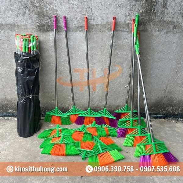Thu Hồng là kho hàng chổi nhựa tháo lắp giá sỉ tốt nhất Thu Hồng là kho hàng chổi nhựa tháo lắp giá sỉ tốt nhất