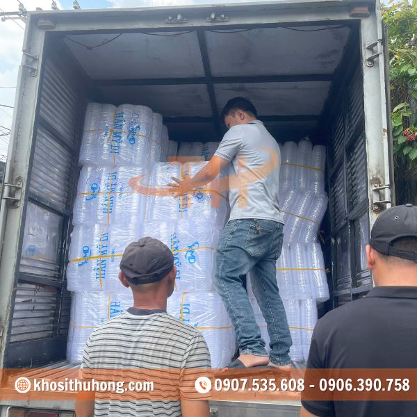 Thu Hồng với dịch vụ giao hàng nhanh, đúng tiến độ Thu Hồng với dịch vụ giao hàng nhanh, đúng tiến độ