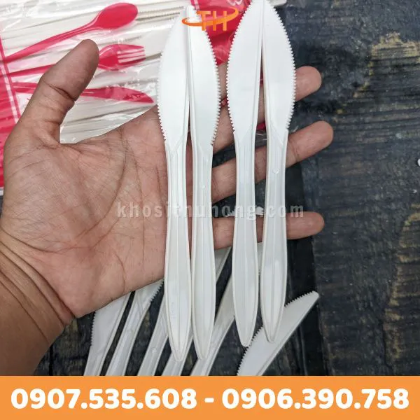 Dao Nhựa Dùng 1 Lần