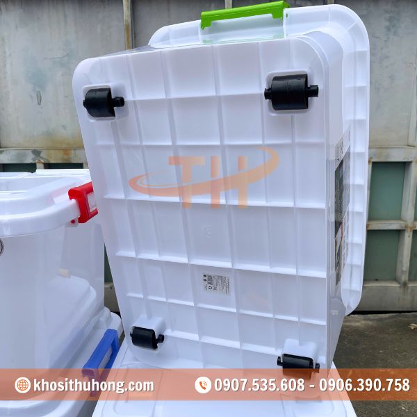 Thùng được tích hợp tay cầm và bánh xe giúp di chuyển tiện lợi Thùng được tích hợp tay cầm và bánh xe giúp di chuyển tiện lợi