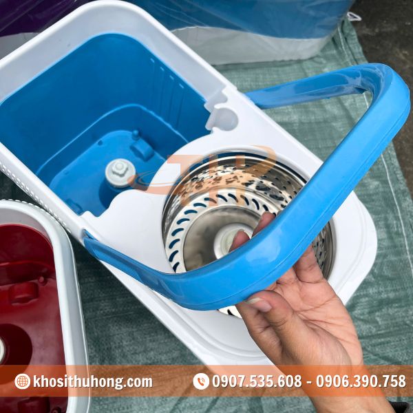 Thùng lau nhà giúp bảo vệ da tay với hóa chất tẩy rửa Thùng lau nhà giúp bảo vệ da tay với hóa chất tẩy rửa