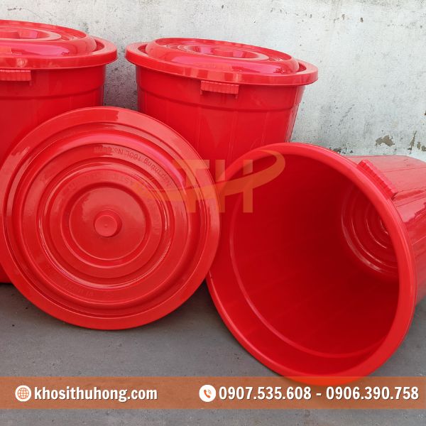 Thùng nhựa có nắp đậy kín khít giúp bảo vệ bên trong chắc chắn, an toàn Thùng nhựa có nắp đậy kín khít giúp bảo vệ bên trong chắc chắn, an toàn