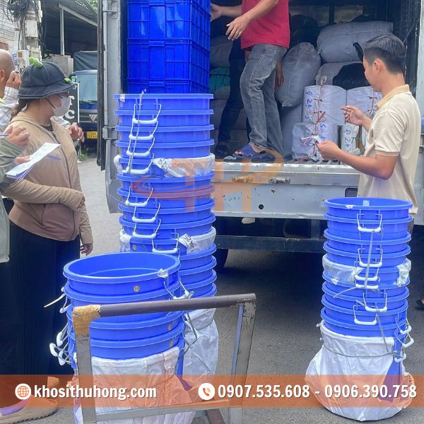 Thùng nhựa được niêm phong và vận chuyển nhanh chóng Thùng nhựa được niêm phong và vận chuyển nhanh chóng