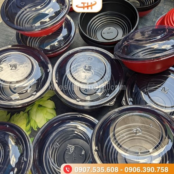 Tô nhựa dùng 1 lần màu đen đỏ có nắp Tô nhựa dùng 1 lần màu đen đỏ có nắp