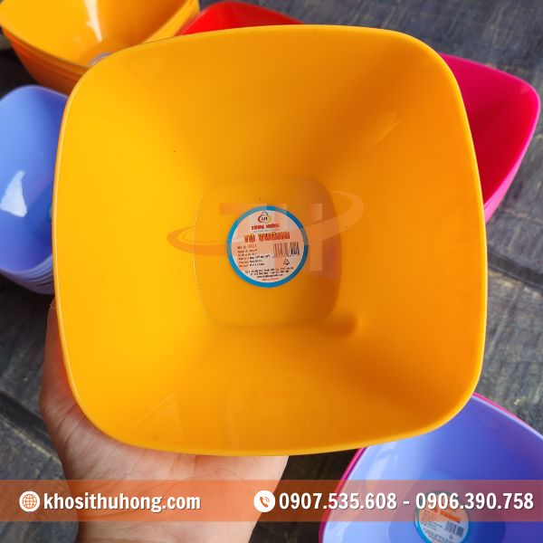 Ứng dụng linh hoạt của tô nhựa vuông đủ màu Ứng dụng linh hoạt của tô nhựa vuông đủ màu