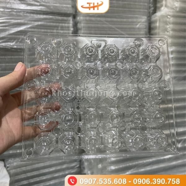 Vỉ đựng trứng cút 30 quả bấm nút tiện lợi Vỉ đựng trứng cút 30 quả bấm nút tiện lợi