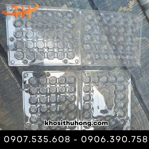 Vỉ nhựa đựng trứng có nút bấm