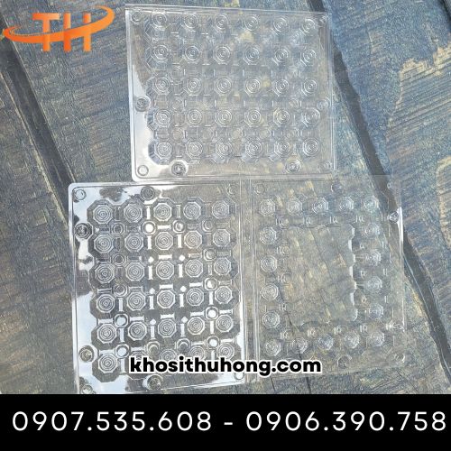 Vỉ đựng trứng có nút bấm chắc chắn