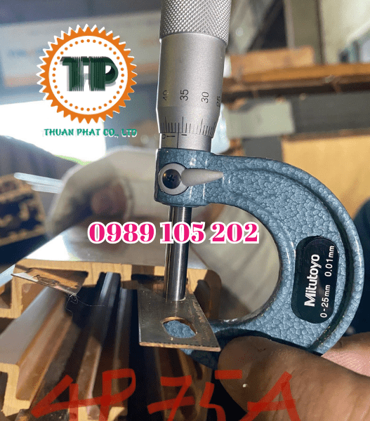 Ray điện hộp kín cấp điện cho máy cắt, máy in, máy sấy Ray điện hộp kín cấp điện cho máy cắt, máy in, máy sấy