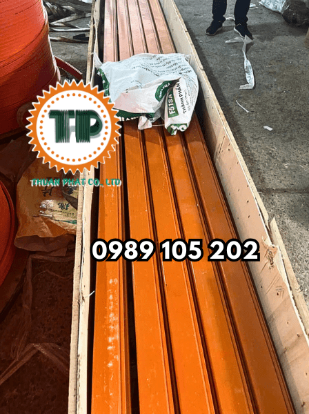 Chuyên cung cấp ray điện hộp kín Chuyên cung cấp ray điện hộp kín