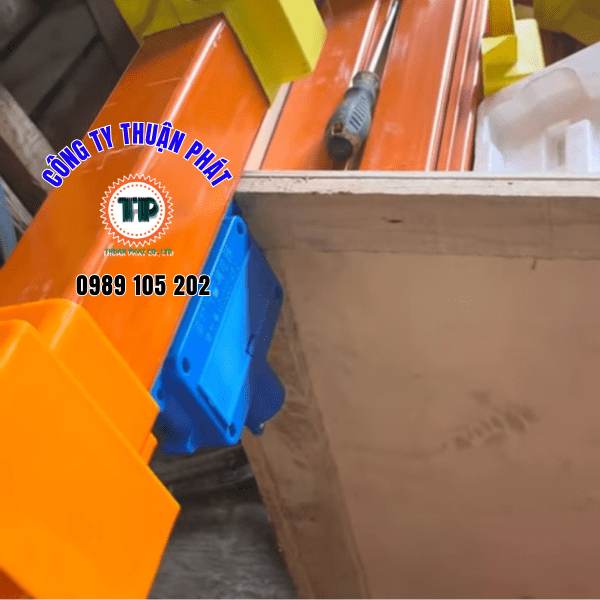 Hướng dẫn cách lắp chổi điện ray hộp kín Hướng dẫn cách lắp chổi điện ray hộp kín