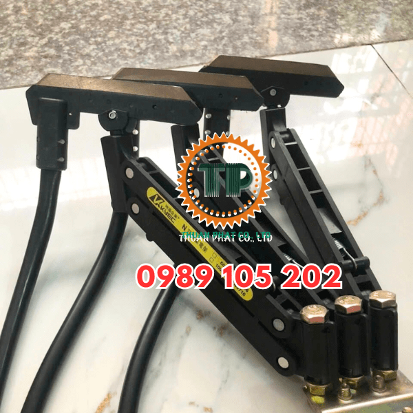 Đặc điểm của bộ chổi tiếp điện cầu trục 3P-100A Đặc điểm của bộ chổi tiếp điện cầu trục 3P-100A