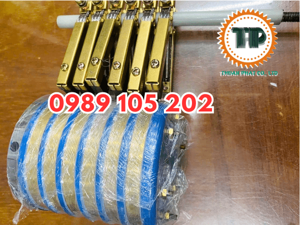 Cổ góp điện 6 pha cốt 45 quy cách 45x95x115mm Cổ góp điện 6 pha cốt 45 quy cách 45x95x115mm