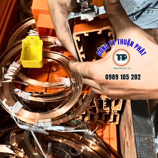 Hướng dẫn lắp đặt ray điện hộp kín Hướng dẫn lắp đặt ray điện hộp kín