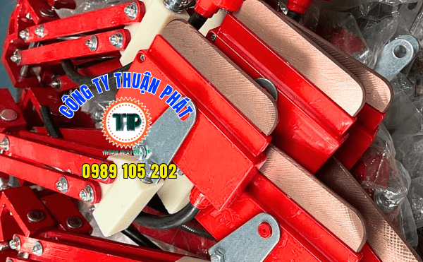 Chổi tiếp điện 1P-200A Chổi tiếp điện 1P-200A