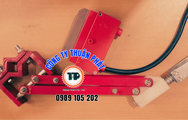 Chổi tiếp điện 1P-200A Chổi tiếp điện 1P-200A