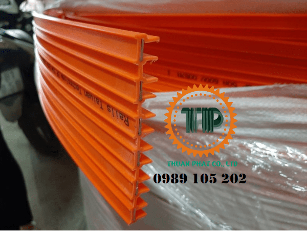Ray điện cầu trục 6 rãnh đồng Ray điện cầu trục 6 rãnh đồng