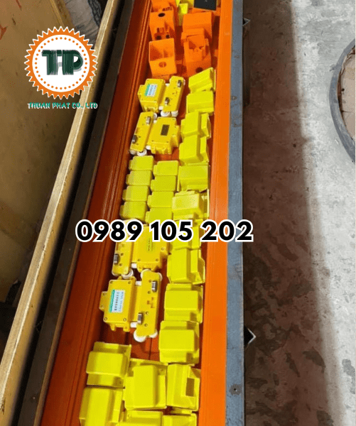 Ray điện dạng hộp an toàn – ray điện hộp kín Ray điện dạng hộp an toàn – ray điện hộp kín