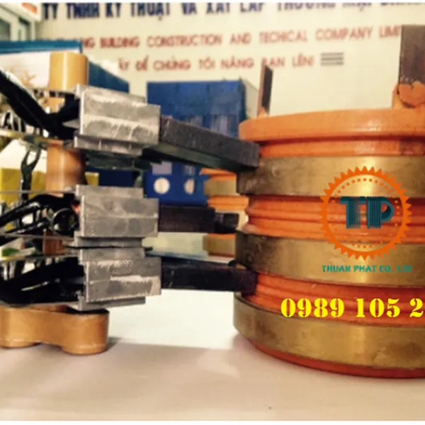 Cổ góp điện 3 pha