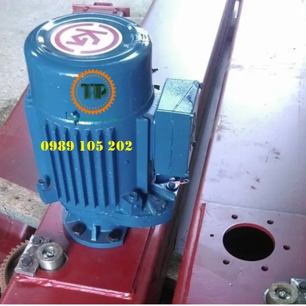 Motor dầm biên cầu trục 0.75kw