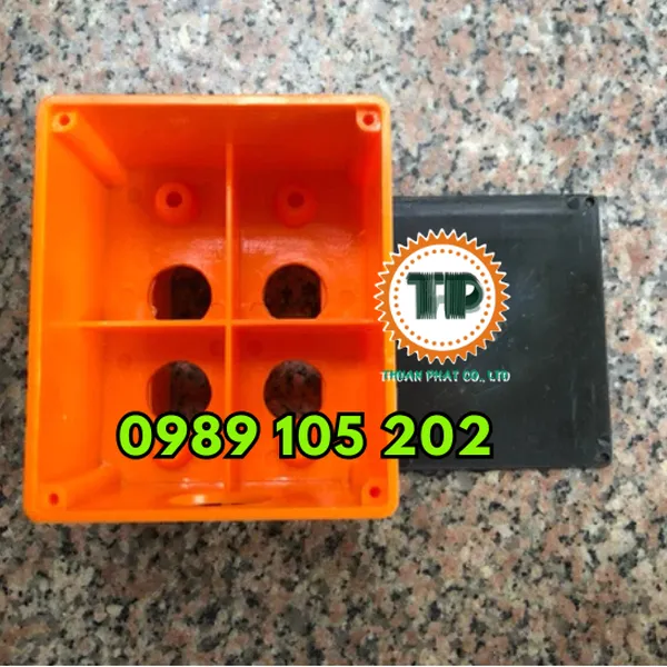 Hộp đấu nguồn ray hộp kín