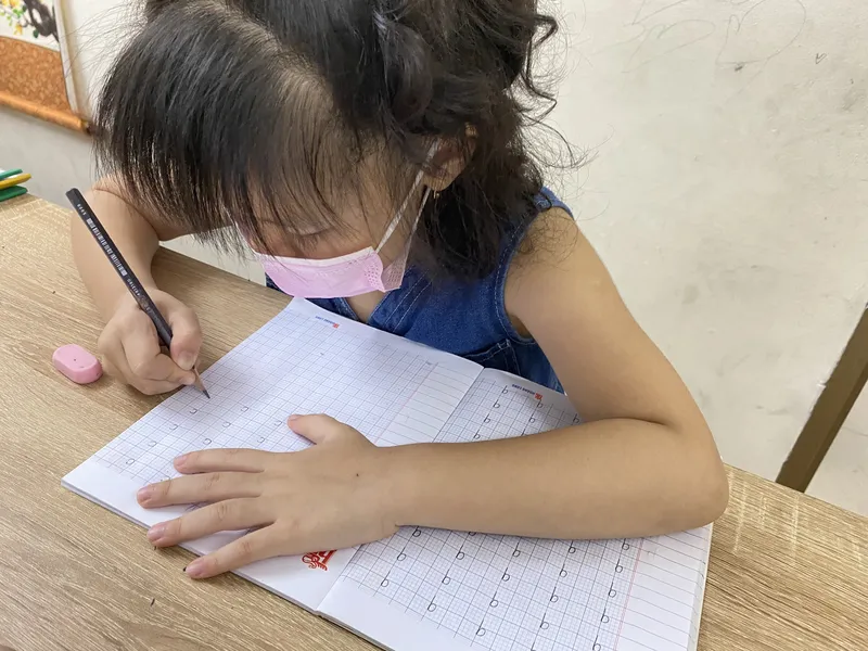 Luyện chữ đẹp cho Học sinh - Người lớn