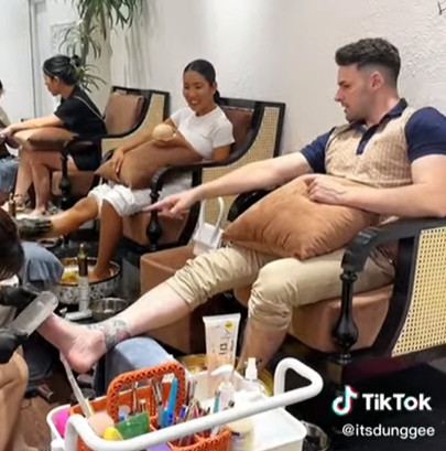 Vy Phạm - Dũng Gee