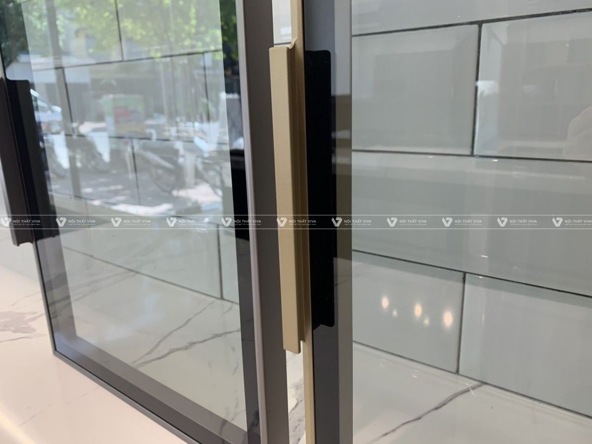 Tủ quần áo kính cường lực có thật sự tốt? Khi nào nên lắp đặt cho phòng ngủ?