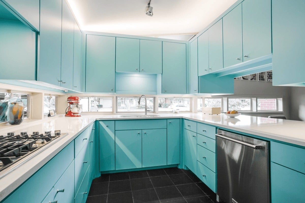 Tủ bếp gỗ MDF phủ Acrylic: ưu nhược điểm, b&aacute;o gi&aacute; v&agrave; mẫu đẹp 2026  
