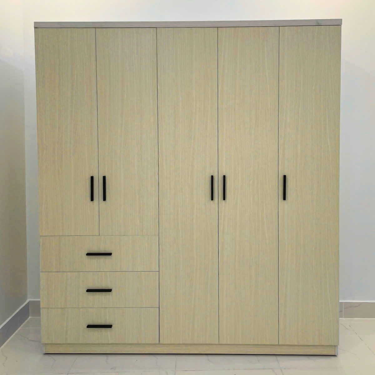 Top 10 mẫu tủ 5 cánh gỗ công nghiệp đẹp, hiện đại, đóng theo yêu cầu Top 10 mẫu tủ 5 cánh gỗ công nghiệp đẹp, hiện đại, đóng theo yêu cầu