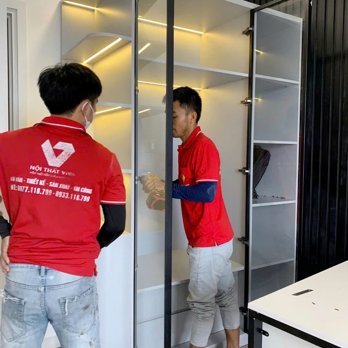 Tất tần tật về thi công tủ áo cánh kính: quy trình, mẫu đẹp & báo giá chi tiết 