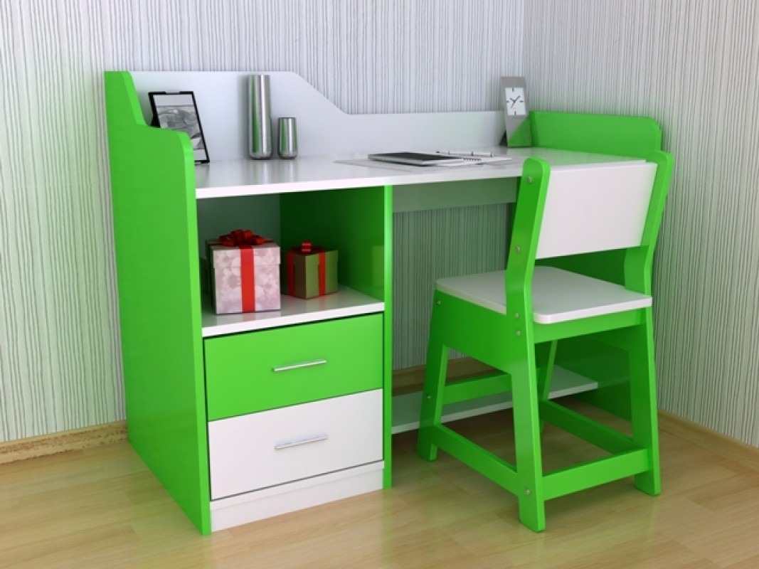 Bàn học sinh giá rẻ có tốt không? Những lưu ý khi chọn mua cho bé