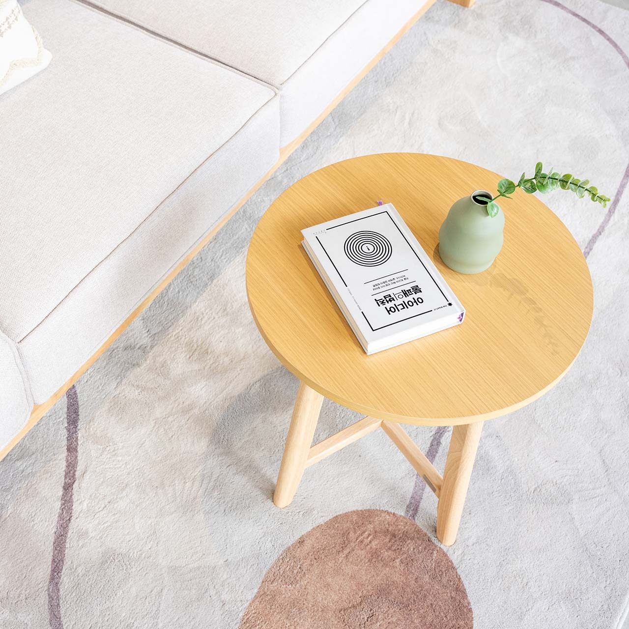 Chọn kiểu d&aacute;ng b&agrave;n uống tr&agrave; n&agrave;o ng&agrave;y Tết để đ&oacute;n kh&aacute;ch thuận tiện?