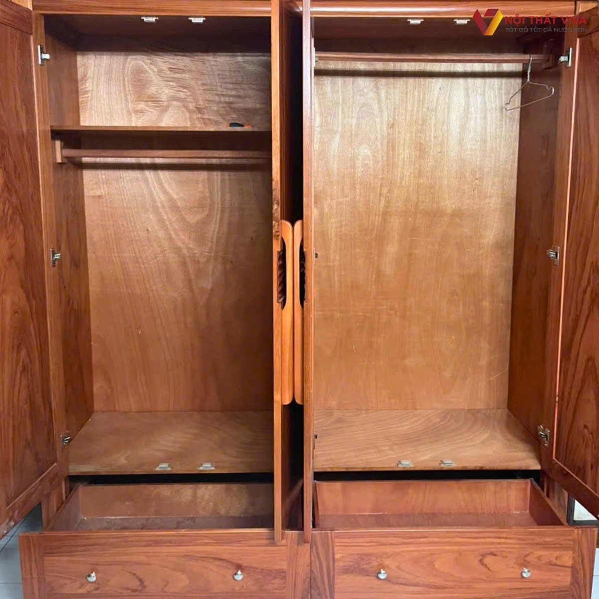 Giá tủ quần áo gỗ tự nhiên bao nhiêu? Báo giá theo mẫu & kích thước
