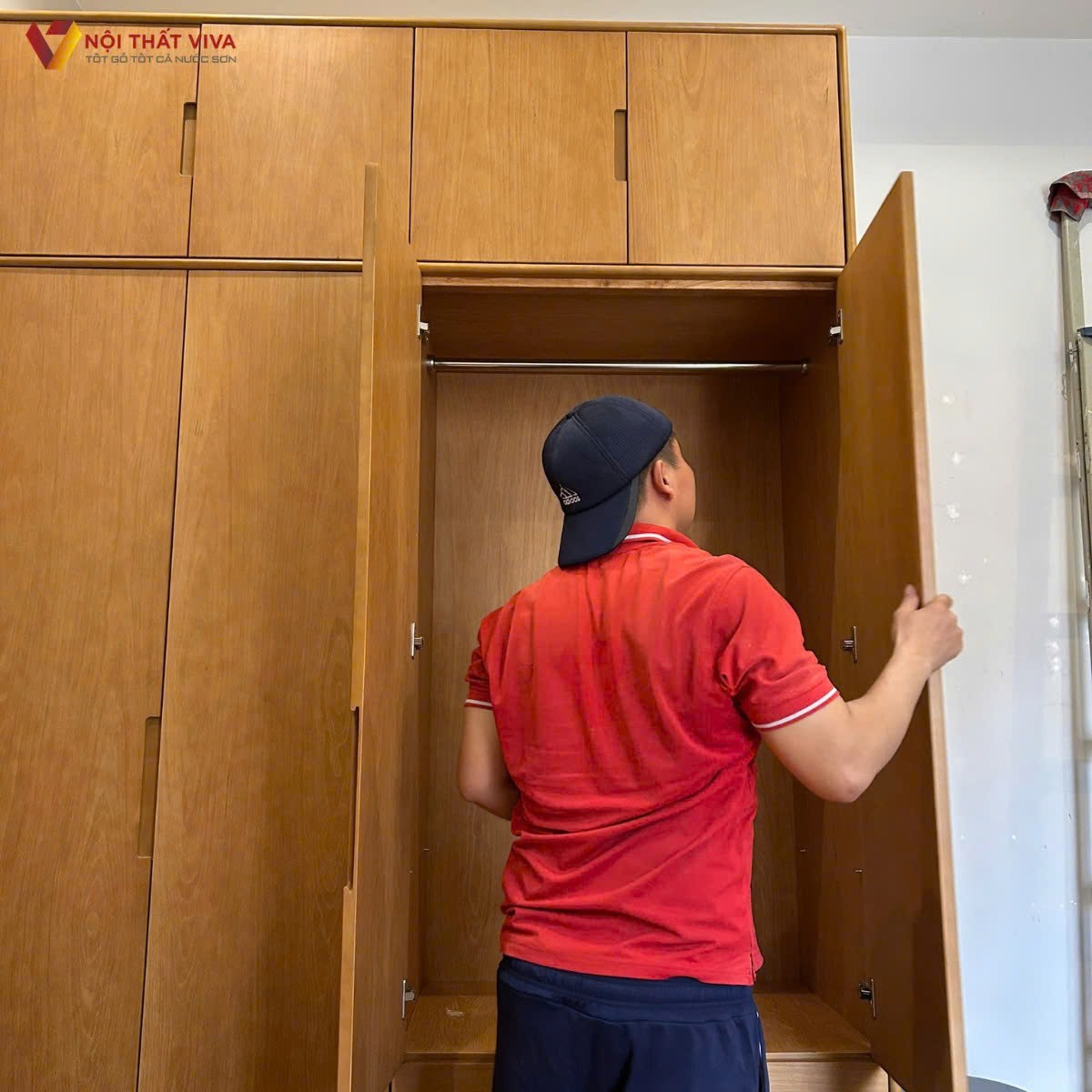 Giá tủ quần áo gỗ tự nhiên bao nhiêu? Báo giá theo mẫu & kích thước