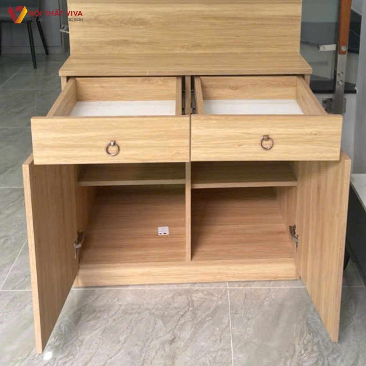 Giá tủ thờ gỗ công nghiệp bao nhiêu? Các yếu tố ảnh hưởng đến giá bạn cần biết