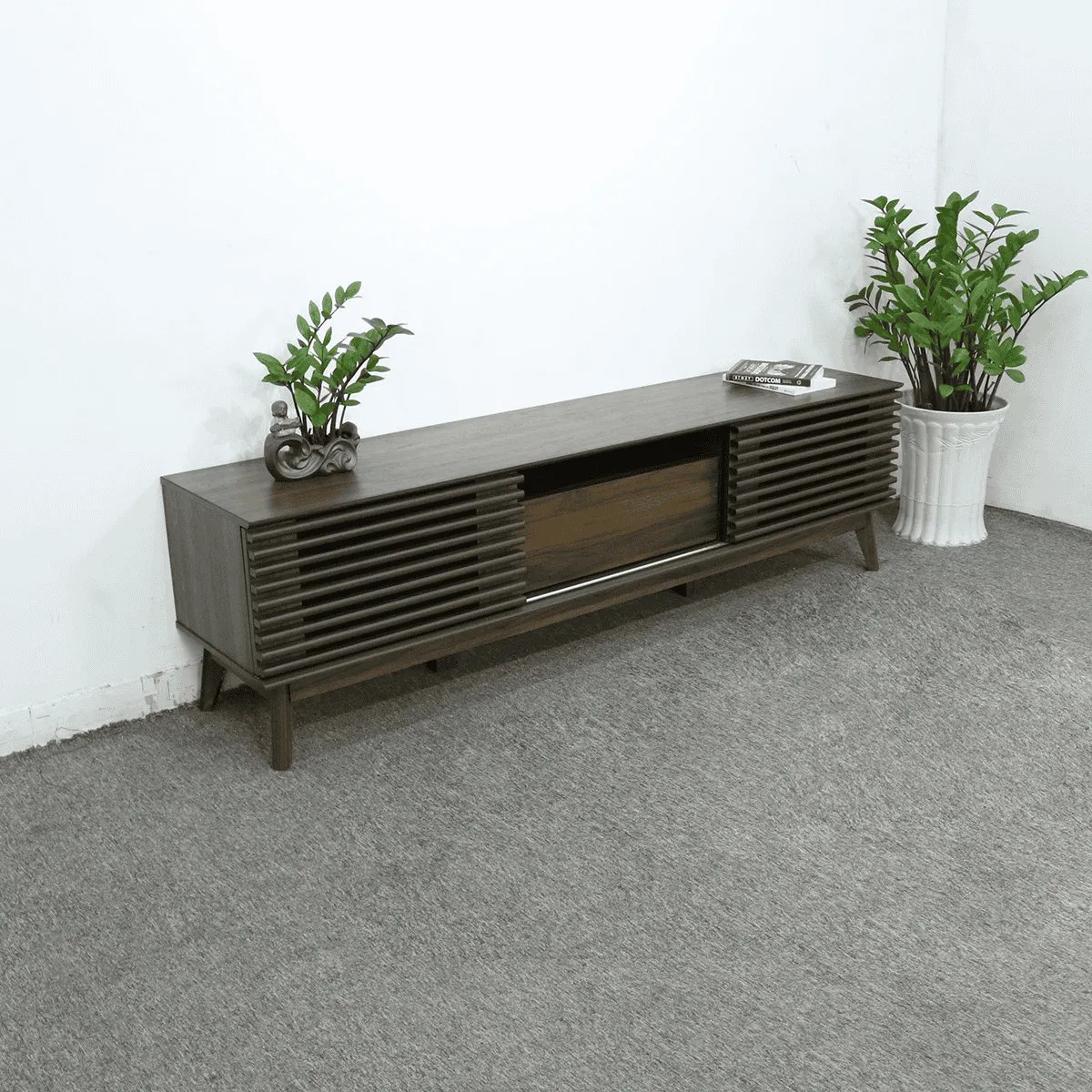 Kệ tivi gỗ tự nhi&ecirc;n c&oacute; bền kh&ocirc;ng? Đặc t&iacute;nh của c&aacute;c loại gỗ phổ biến