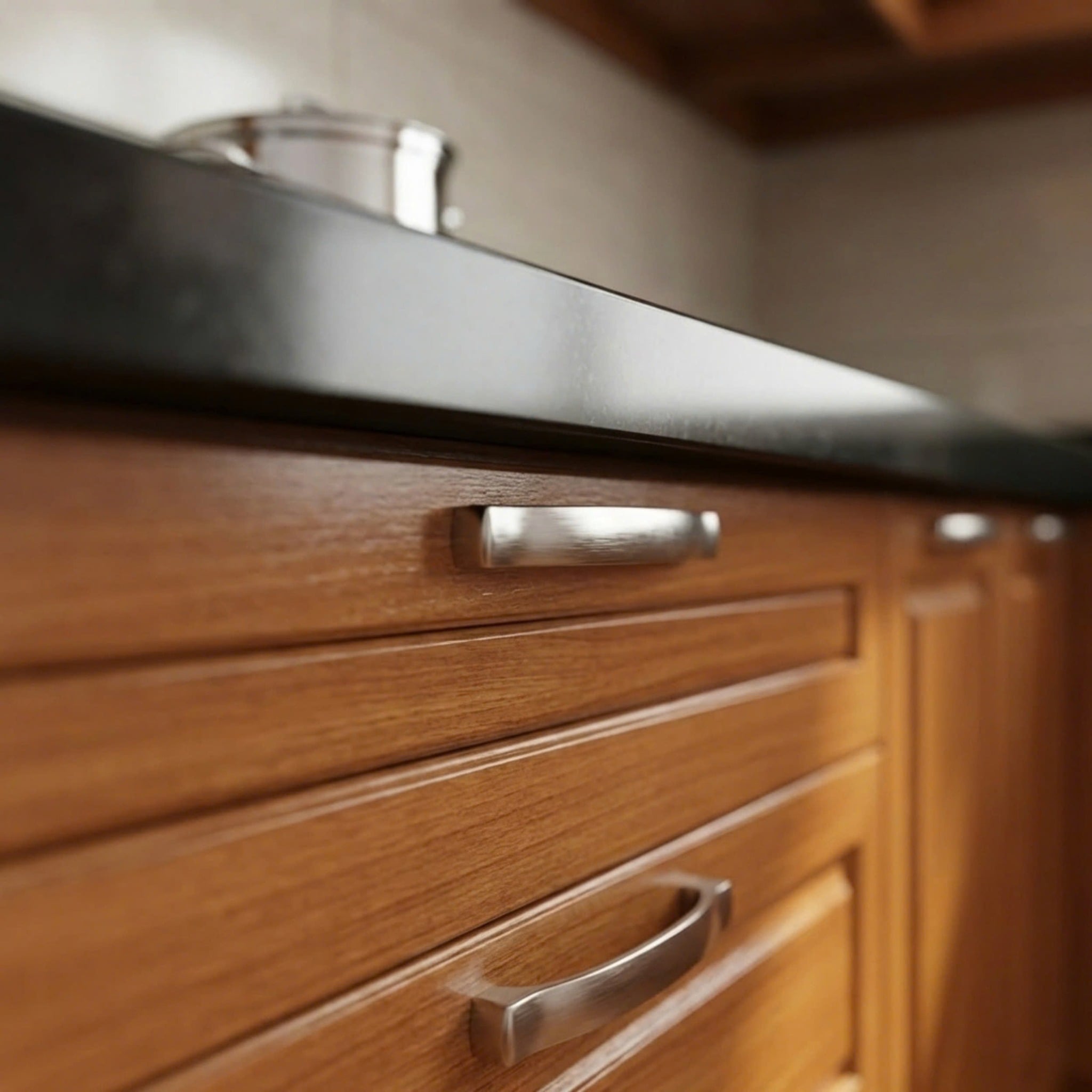 Khám phá các mẫu tủ bếp gõ đỏ đẳng cấp, đẹp từ thiết kế đến chất liệu Khám phá các mẫu tủ bếp gõ đỏ đẳng cấp, đẹp từ thiết kế đến chất liệu