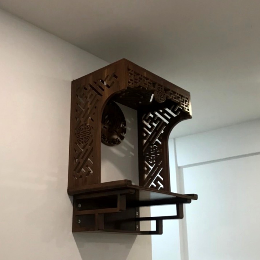 Kinh nghiệm chọn b&agrave;n thờ treo tường c&oacute; v&aacute;ch ngăn chuẩn phong thủy