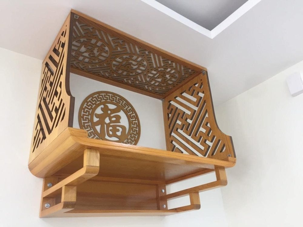 Kinh nghiệm chọn b&agrave;n thờ treo tường c&oacute; v&aacute;ch ngăn chuẩn phong thủy