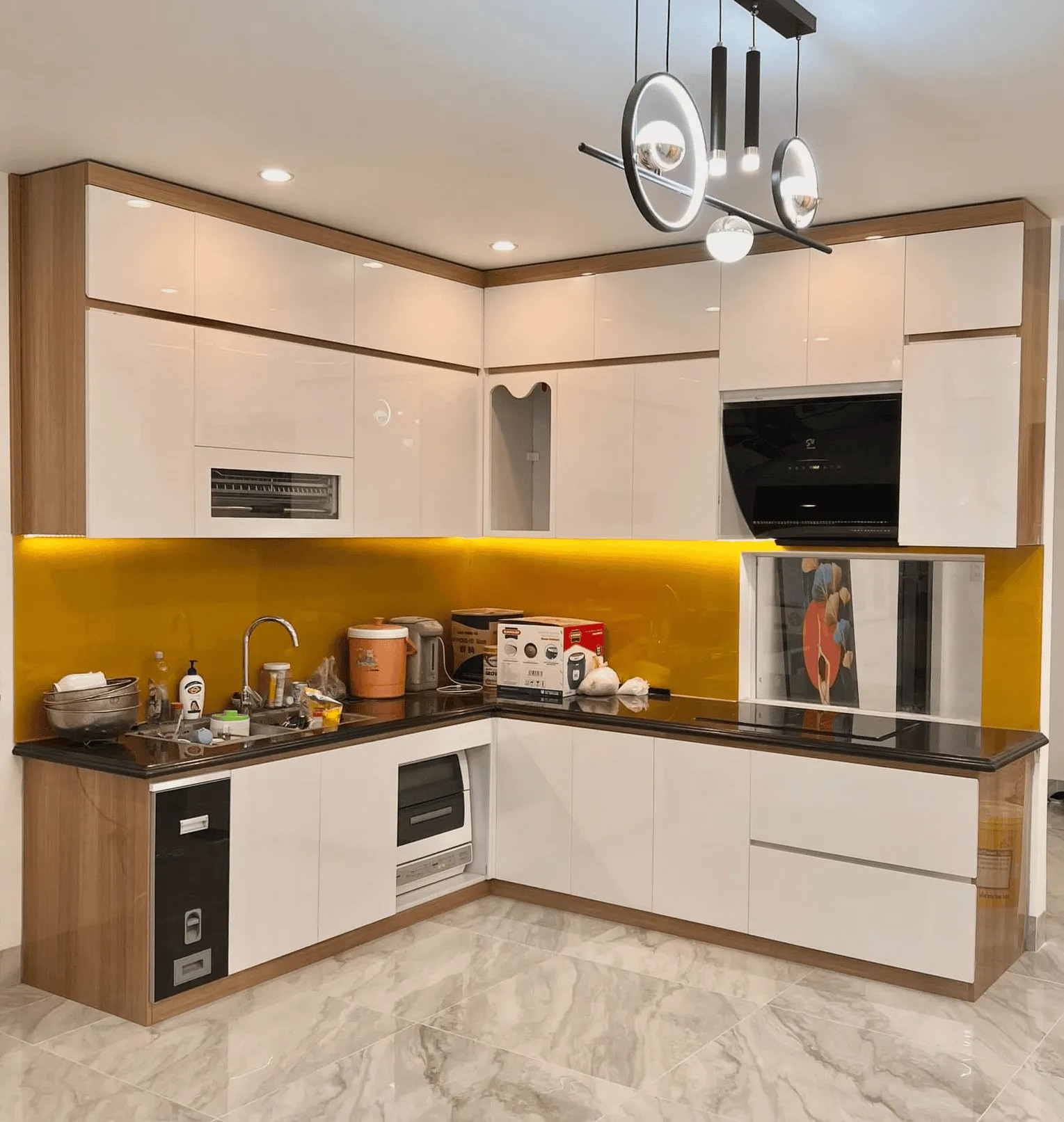Kinh nghiệm chọn tủ bếp nhựa cao cấp: đẹp sang, bền bỉ, giá tốt nhất 