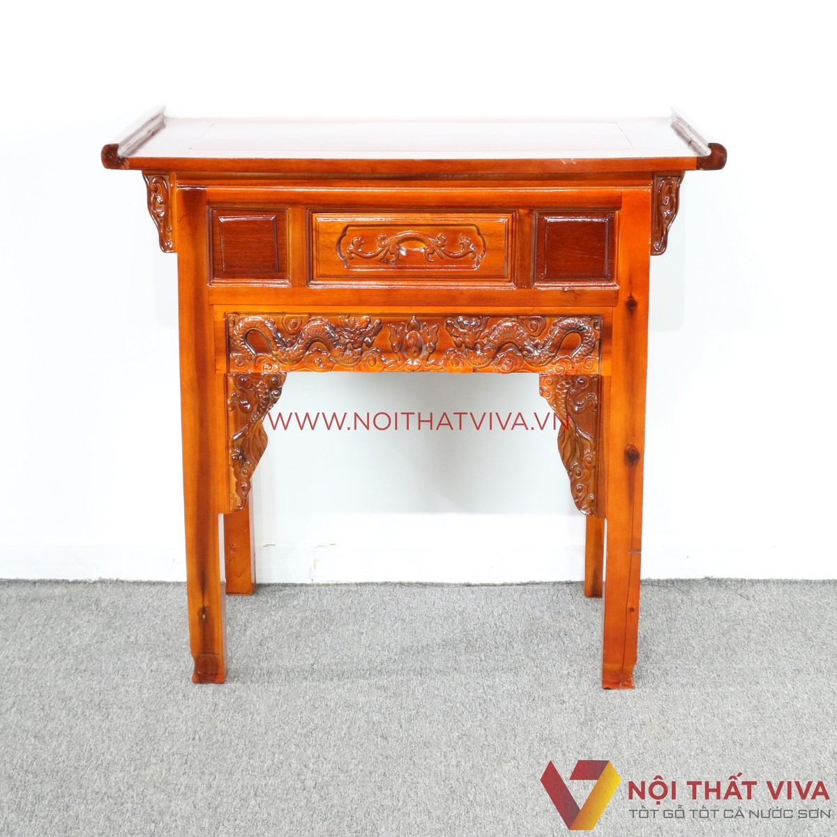 Mẫu b&agrave;n thờ gia ti&ecirc;n đẹp & c&aacute;ch bố tr&iacute; kh&ocirc;ng gian thờ c&uacute;ng trang nghi&ecirc;m