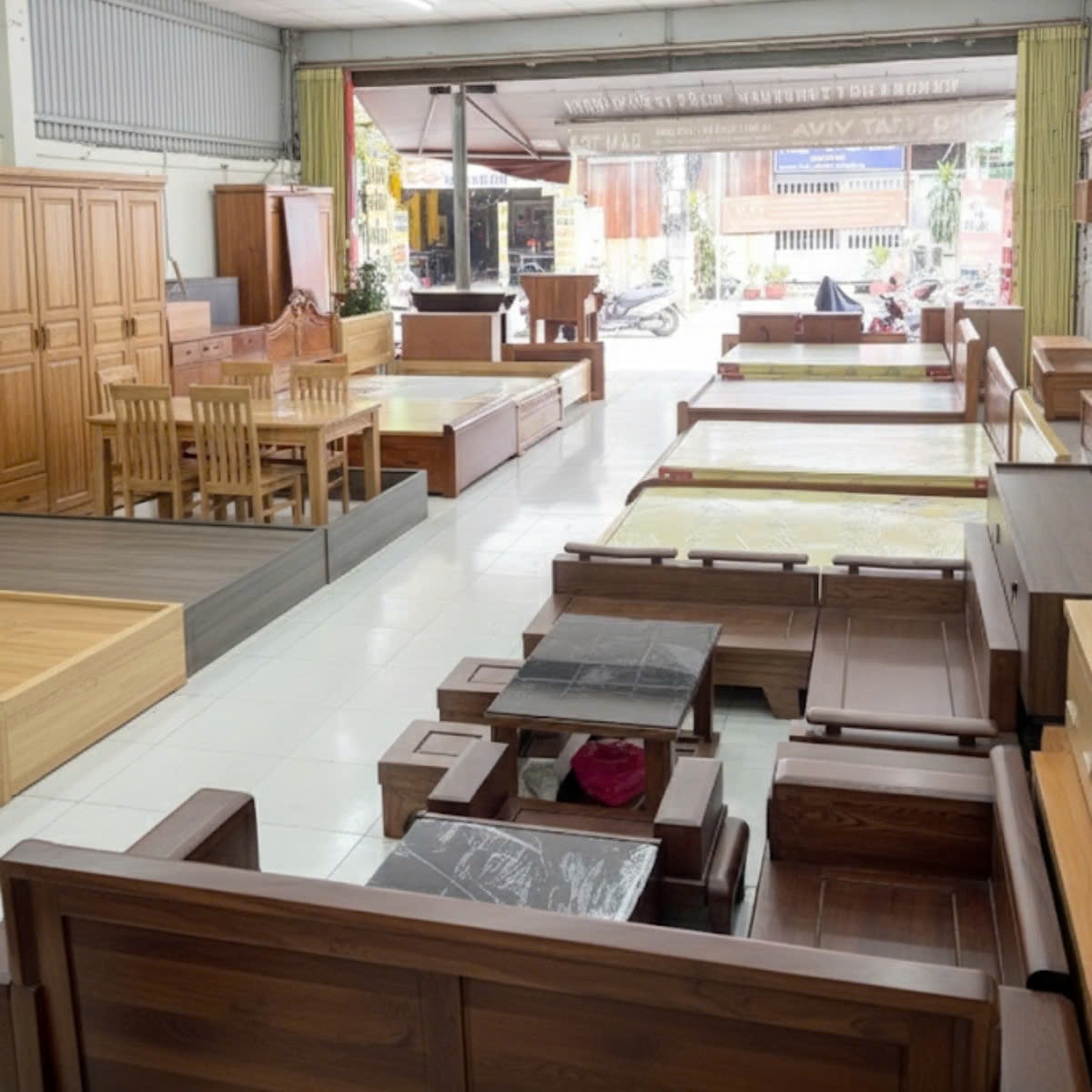 N&ecirc;n mua b&agrave;n ghế sofa g&igrave; để ph&ograve;ng kh&aacute;ch th&ecirc;m sang dịp Tết?