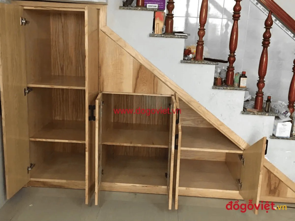 Ngỡ ngàng với 18+ mẫu kệ cầu thang gỗ công nghiệp đẹp xuất sắc Ngỡ ngàng với 18+ mẫu kệ cầu thang gỗ công nghiệp đẹp xuất sắc