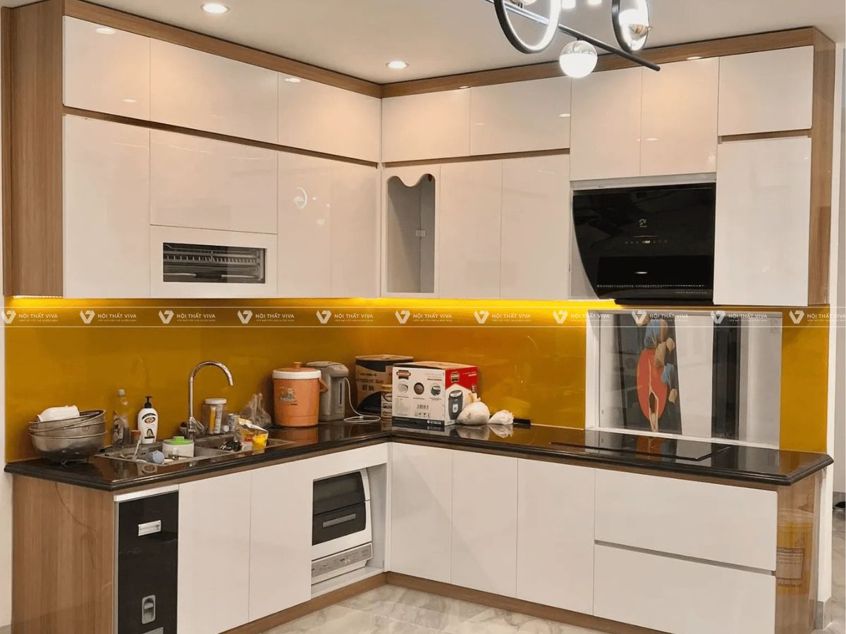 Tại sao tủ bếp nhựa cánh kính đang là xu hướng được ưa chuộng?