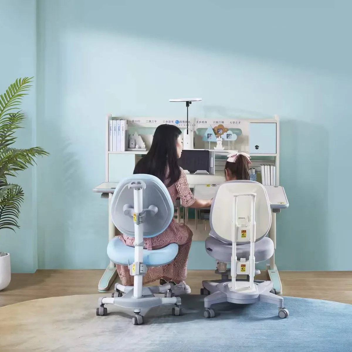 Có nên mua bàn học chống gù cho trẻ? Từ mấy tuổi thì tốt nhất? Có nên mua bàn học chống gù cho trẻ? Từ mấy tuổi thì tốt nhất?